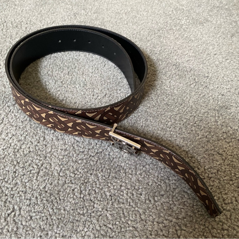 Authentic Burberry Reversible Belt